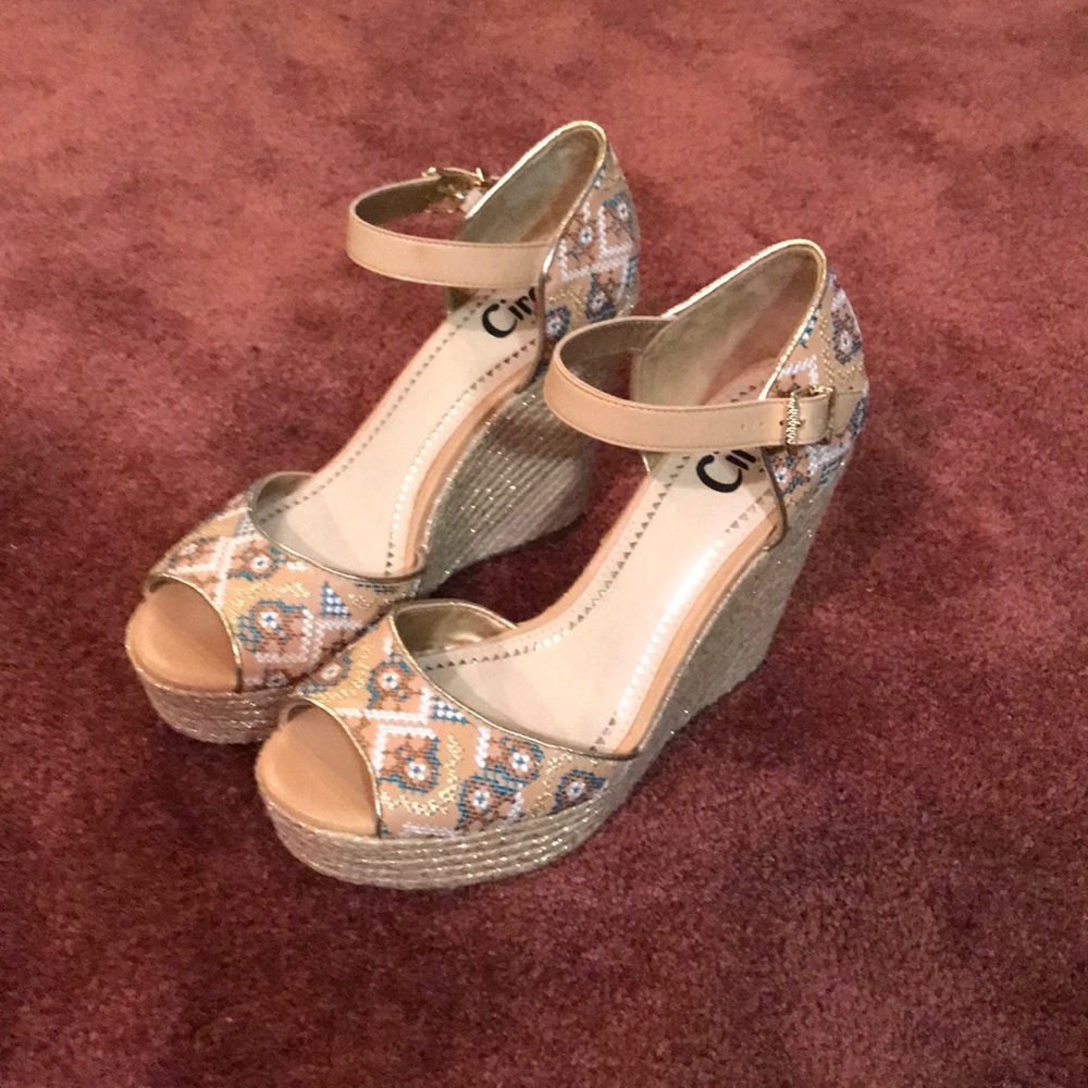 Wedge heels